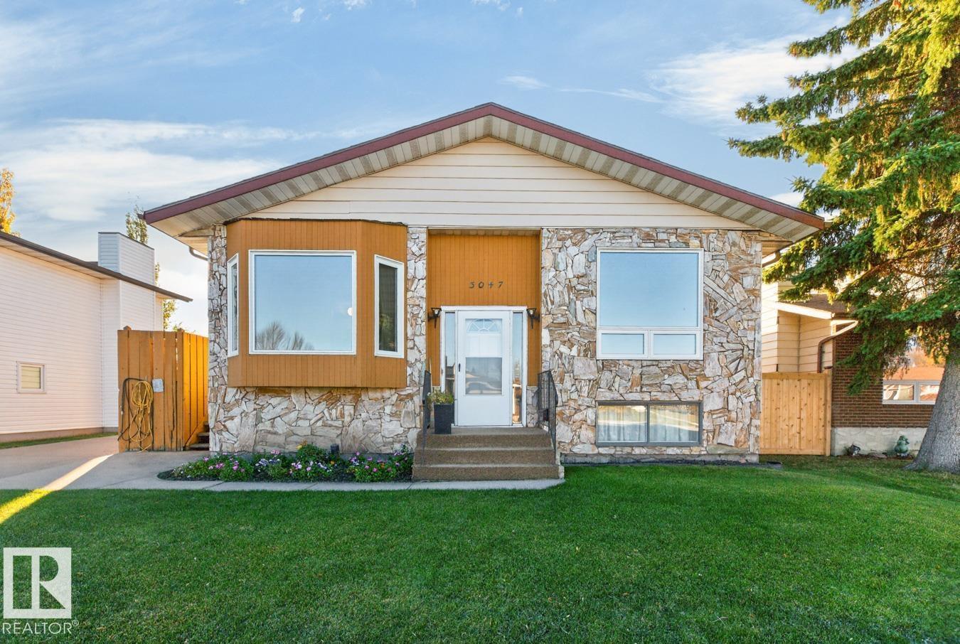 3047 143 AV NW