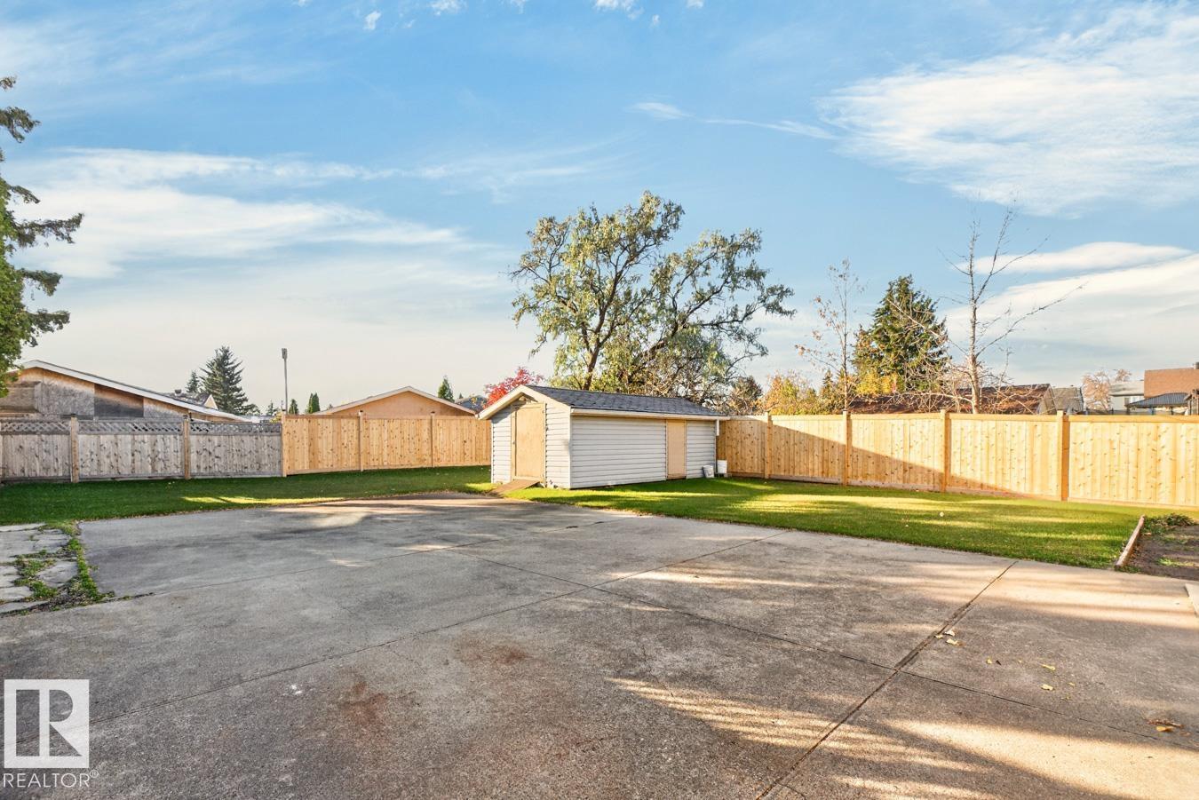 3047 143 AV NW