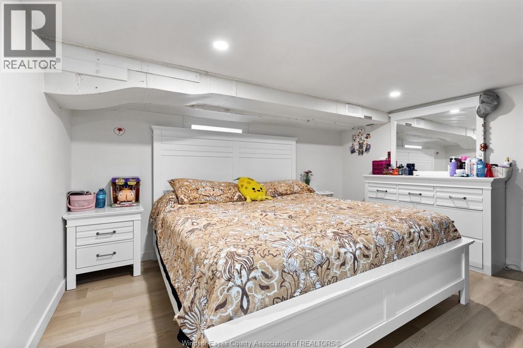 25 Clark Street West, Leamington, Ontario  N8H 1E6 - Photo 8 - 26026032