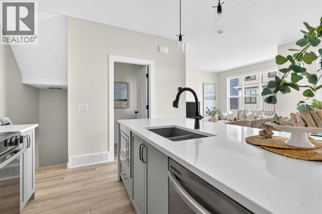 1703, 255 Rowmont Boulevard NW, Calgary, Alberta  T3L 0M2 - Photo 8 - A2324124