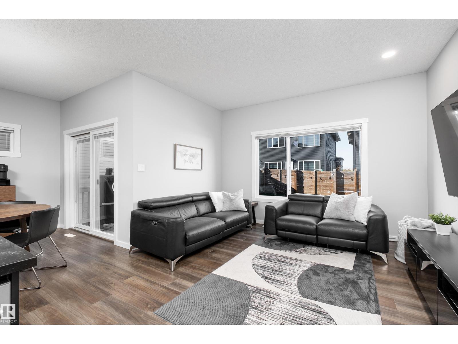 310 41 ST SW