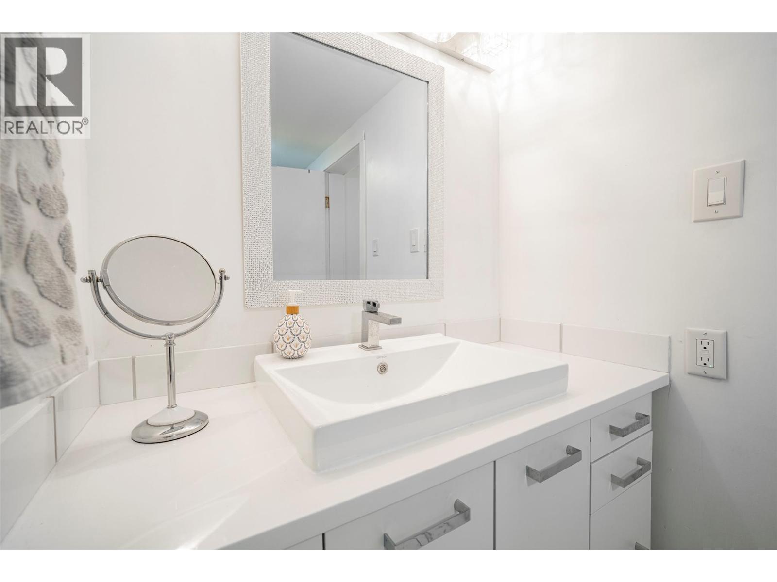 1881 Boucherie Road Unit# 45