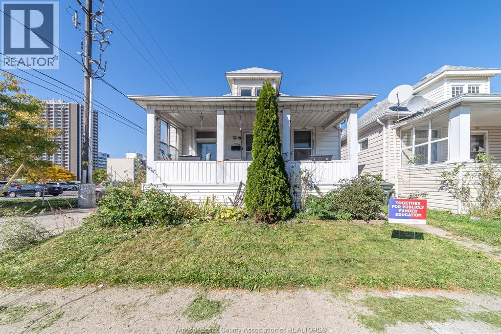156 Erie Street, Windsor, Ontario  N9A 3W8 - Photo 2 - 26025798