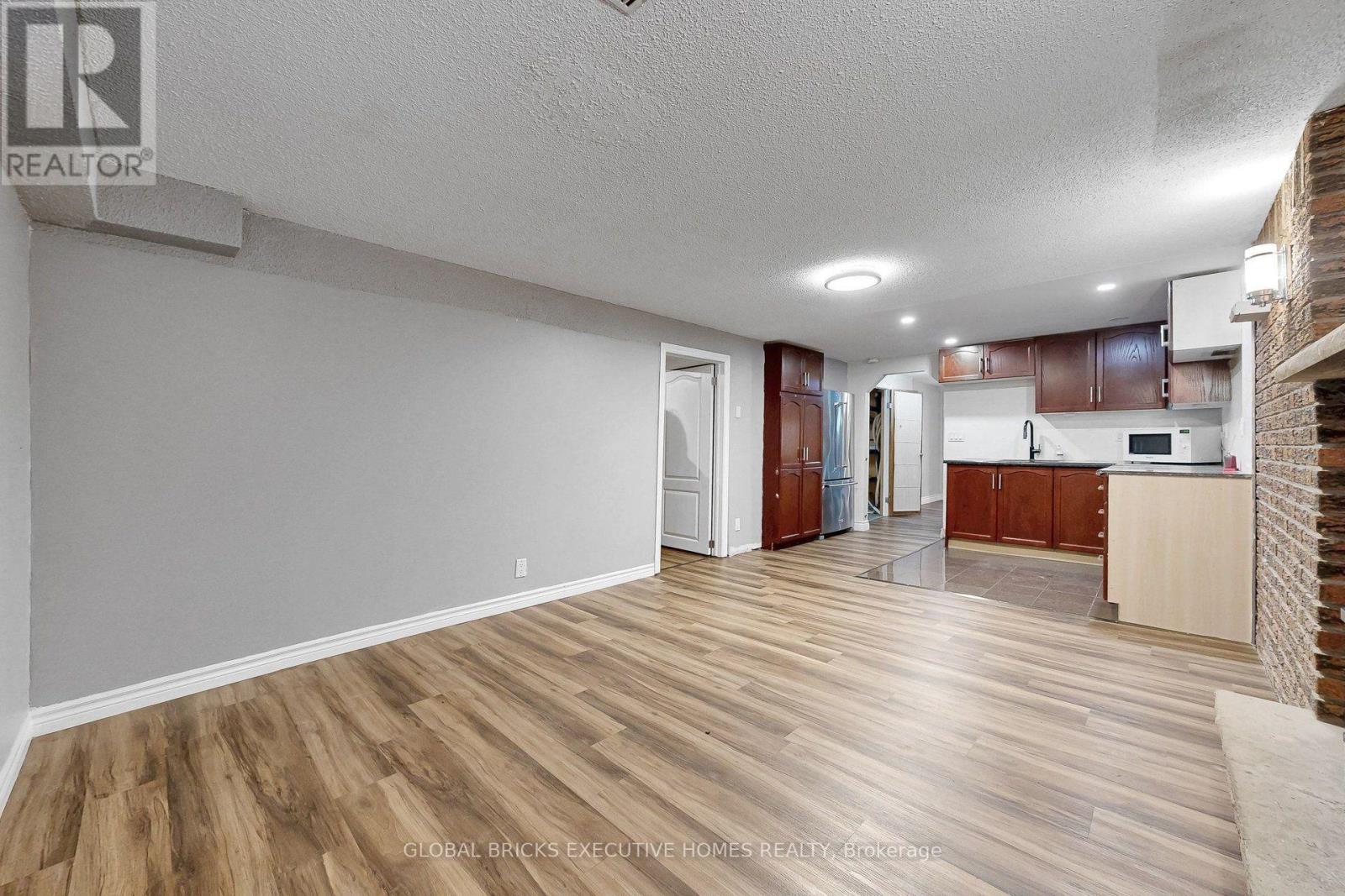 53 Goldring Drive, Whitby, Ontario  L1P 1B9 - Photo 4 - E14099942