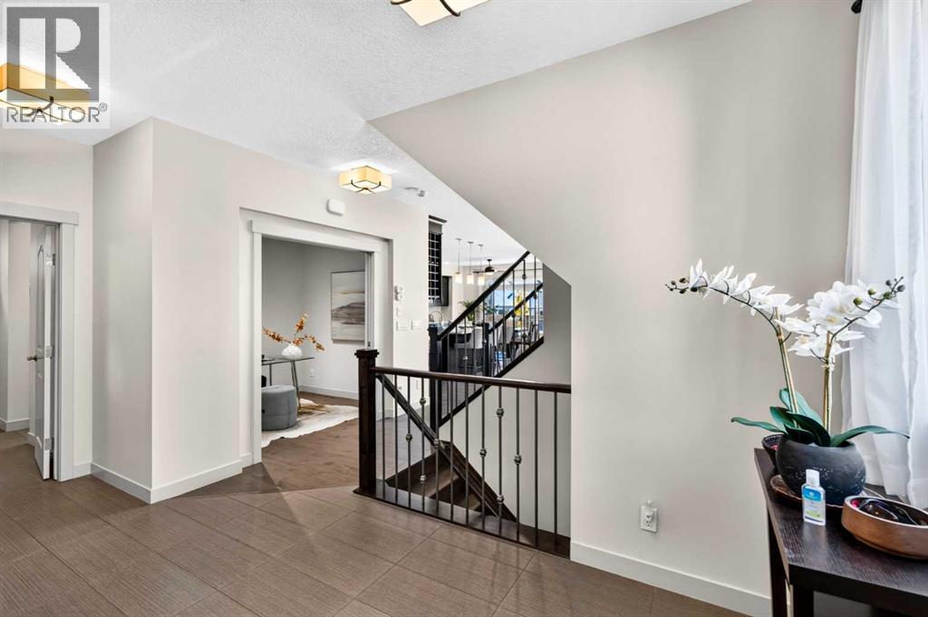 78 Cranarch View Se, Calgary, Alberta  T3M 2J3 - Photo 4 - A2352833
