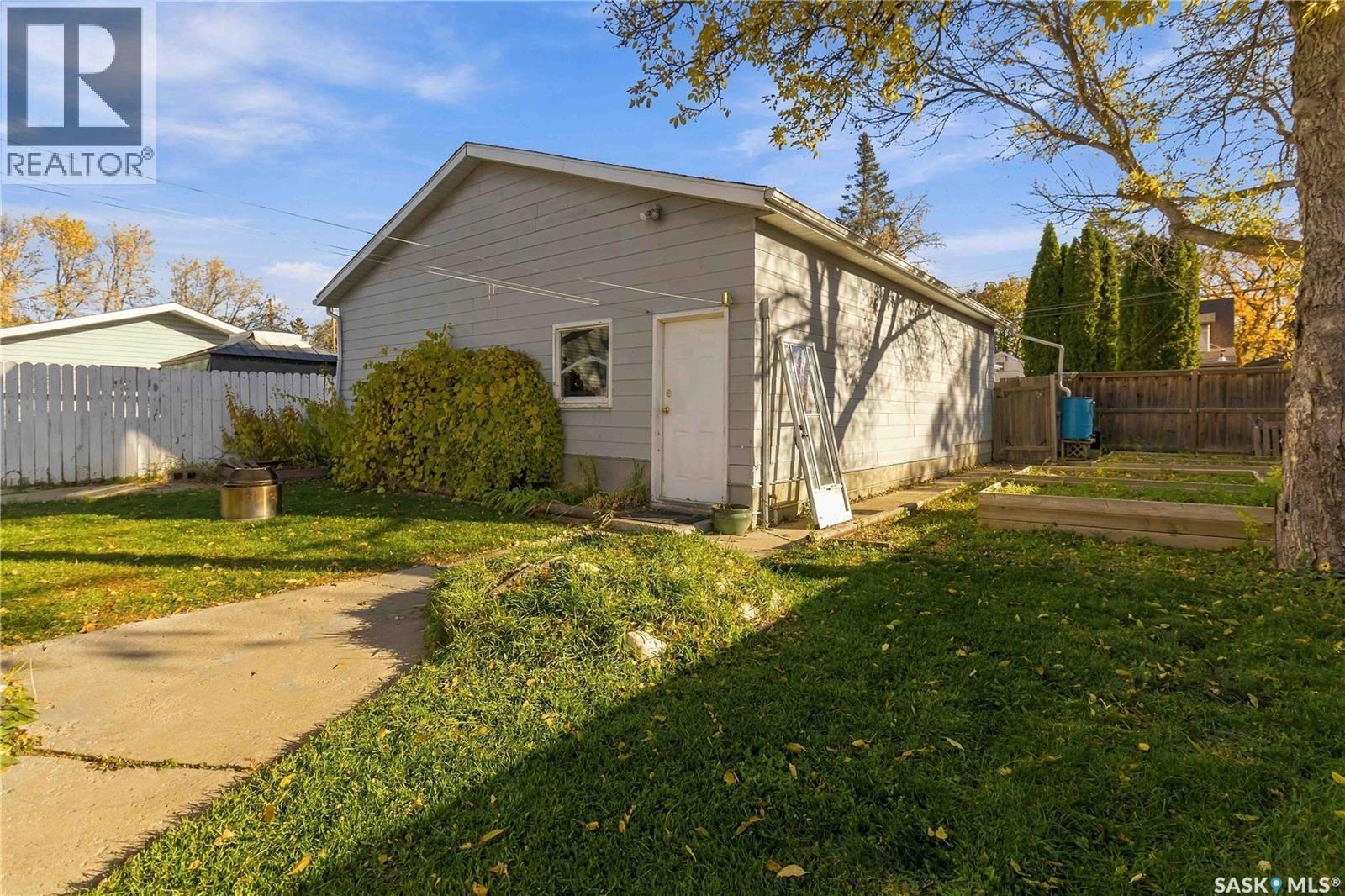 826 I Avenue N, Saskatoon, Saskatchewan  S7L 2H3 - Photo 55 - SK051683
