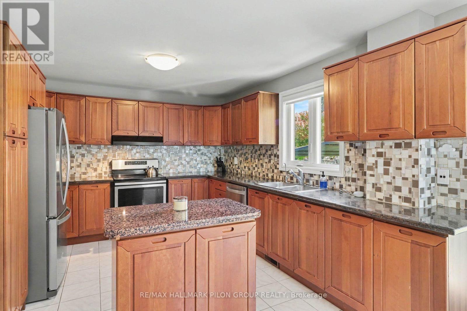 1452 Charlebois Avenue, Ottawa, Ontario  K1E 3W5 - Photo 7 - X14107670