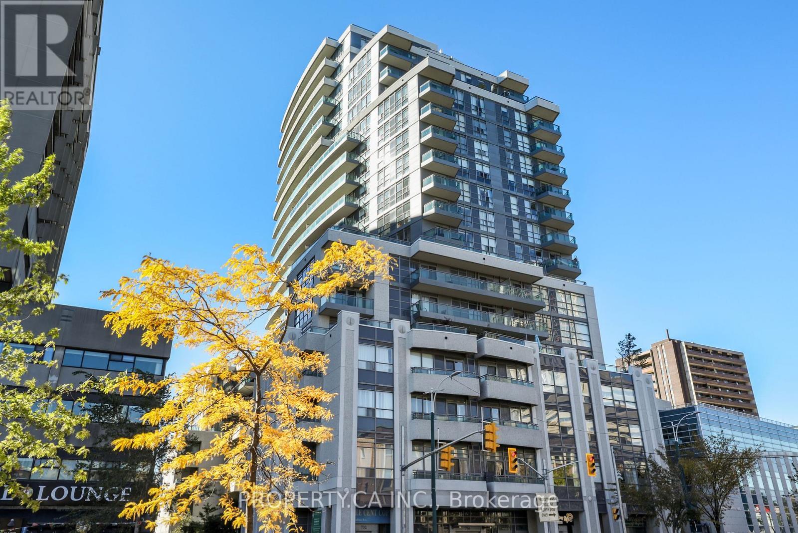 1203 - 736 SPADINA AVENUE, Toronto, Ontario