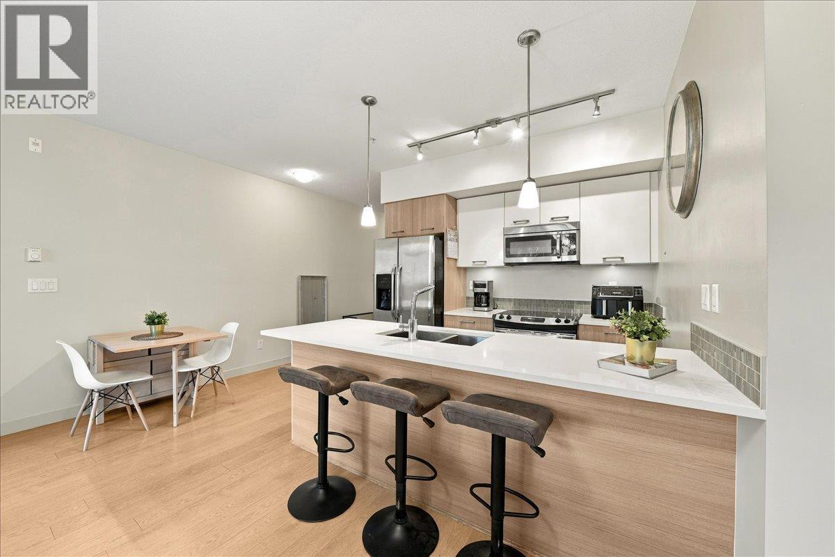 205 2214 KELLY AVENUE, port coquitlam, British Columbia