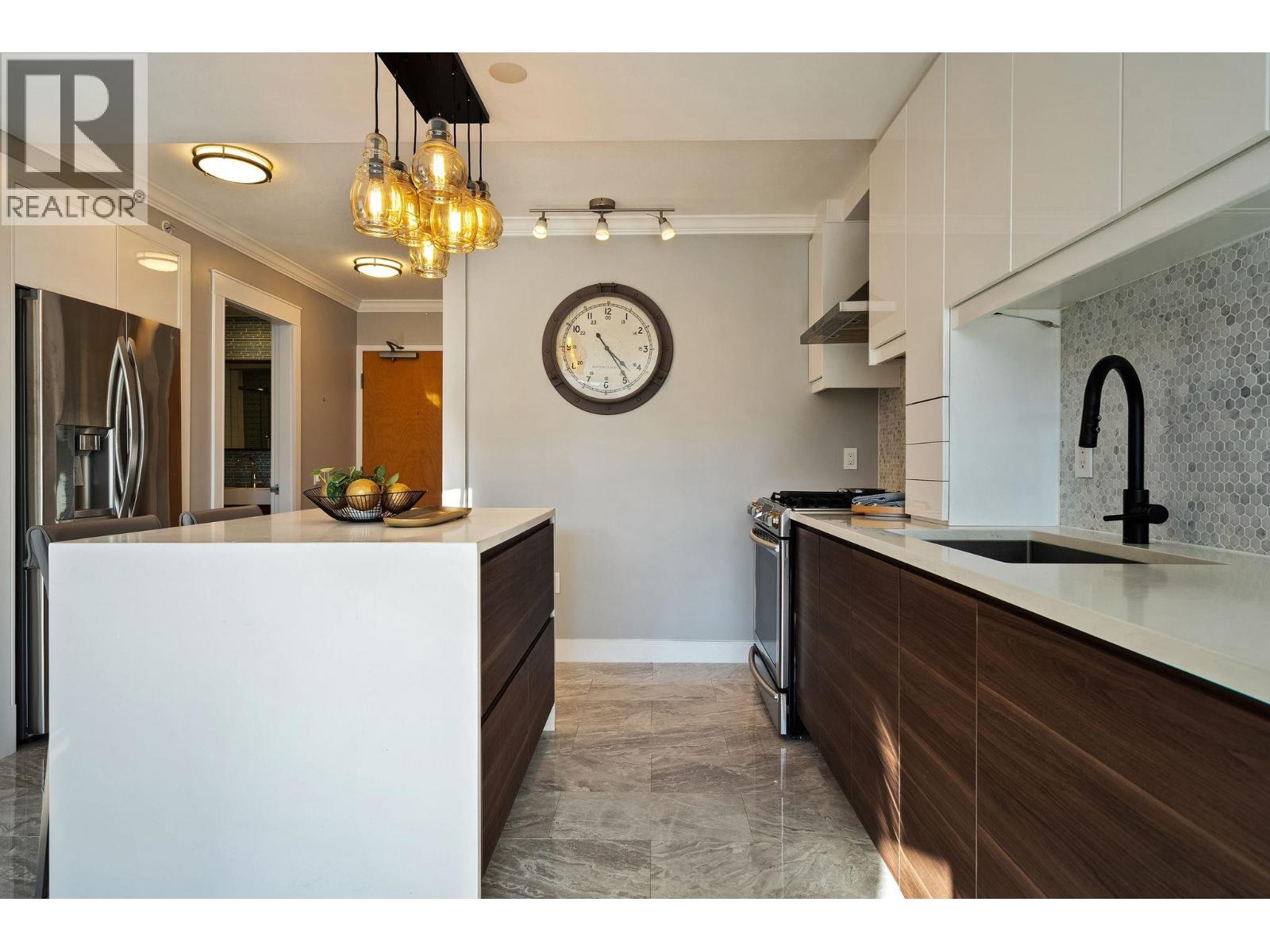 504 124 W 1st Street, North Vancouver, British Columbia  V7M 3N3 - Photo 3 - R3177771