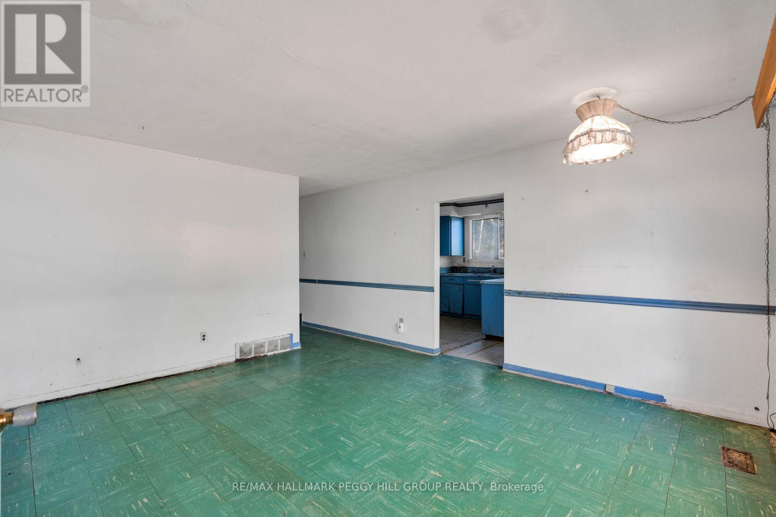 24 Lee Avenue, Essa (Angus), Ontario  L3W 0L2 - Photo 4 - N14107604