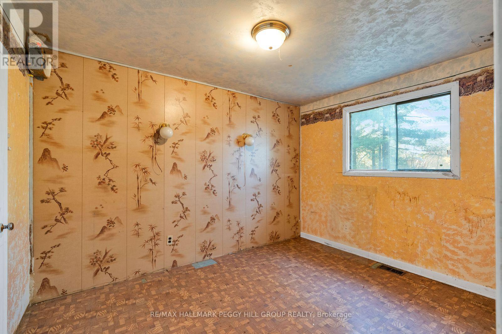 24 Lee Avenue, Essa (Angus), Ontario  L3W 0L2 - Photo 7 - N14107604
