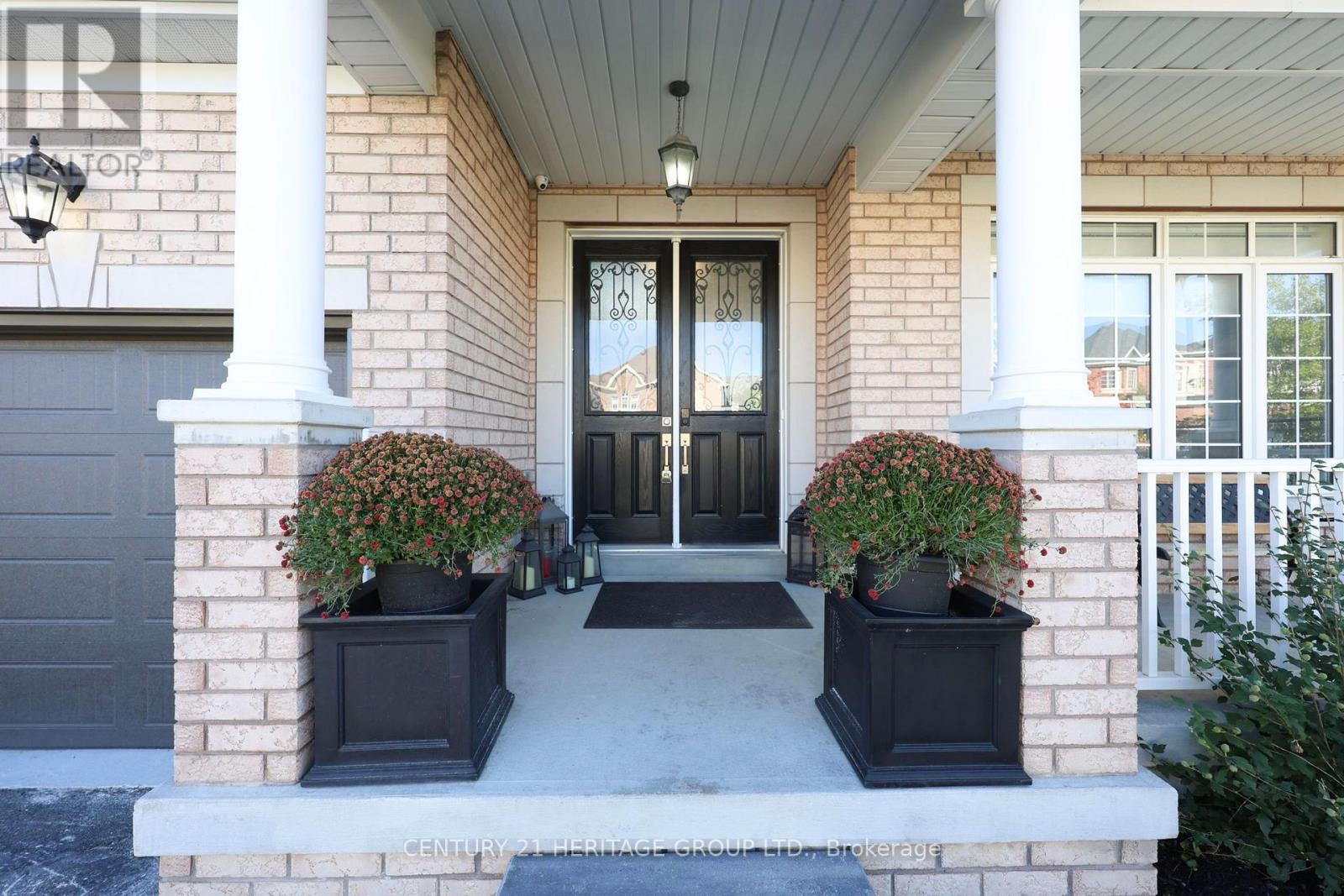 67 Manor Forest Road, East Gwillimbury (Mt Albert), Ontario  L0G 1M0 - Photo 3 - N14107678