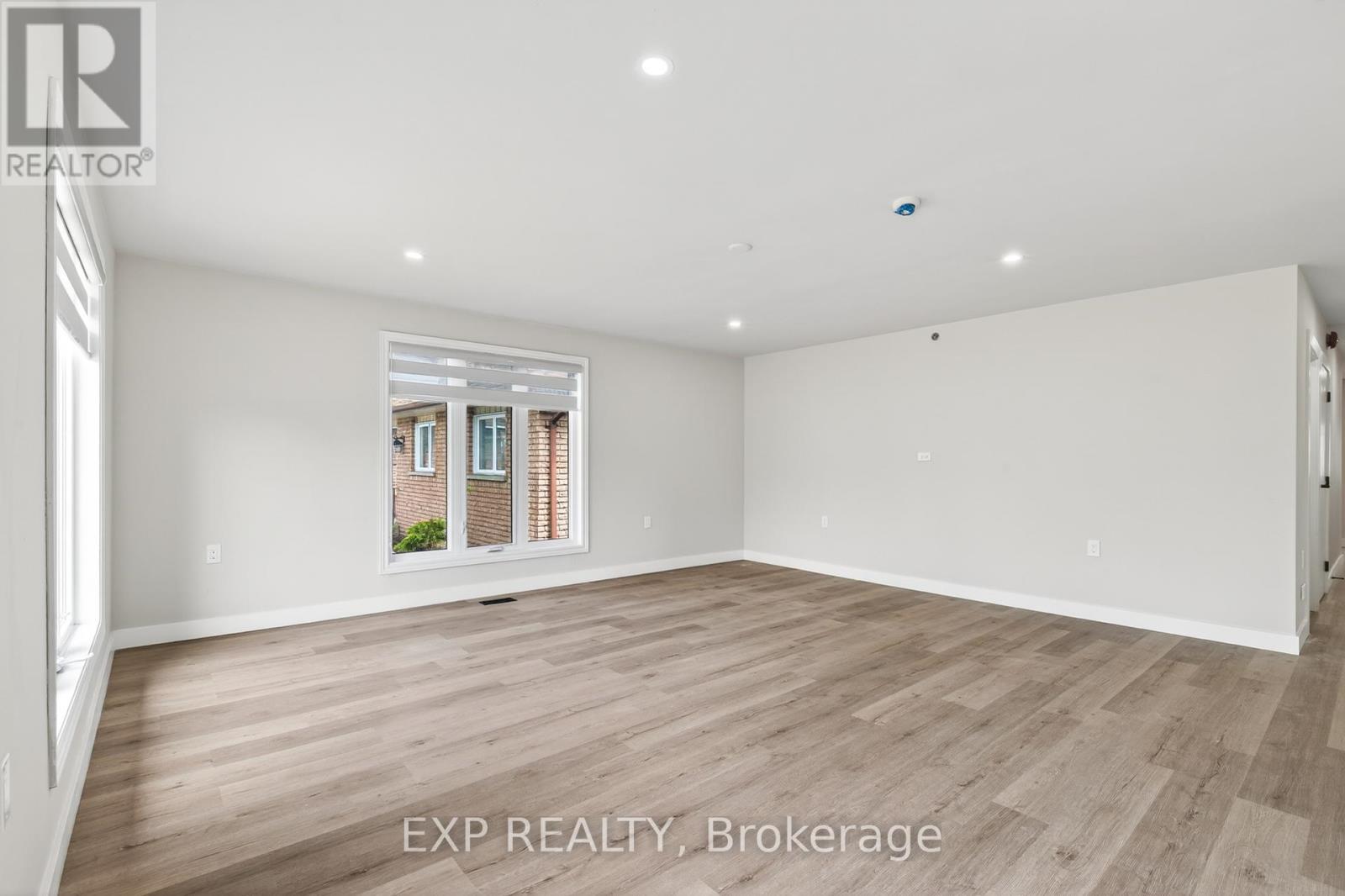 1 - 263 Anne Street N, Barrie (Sunnidale), Ontario  L4N 4Y1 - Photo 5 - S14107552