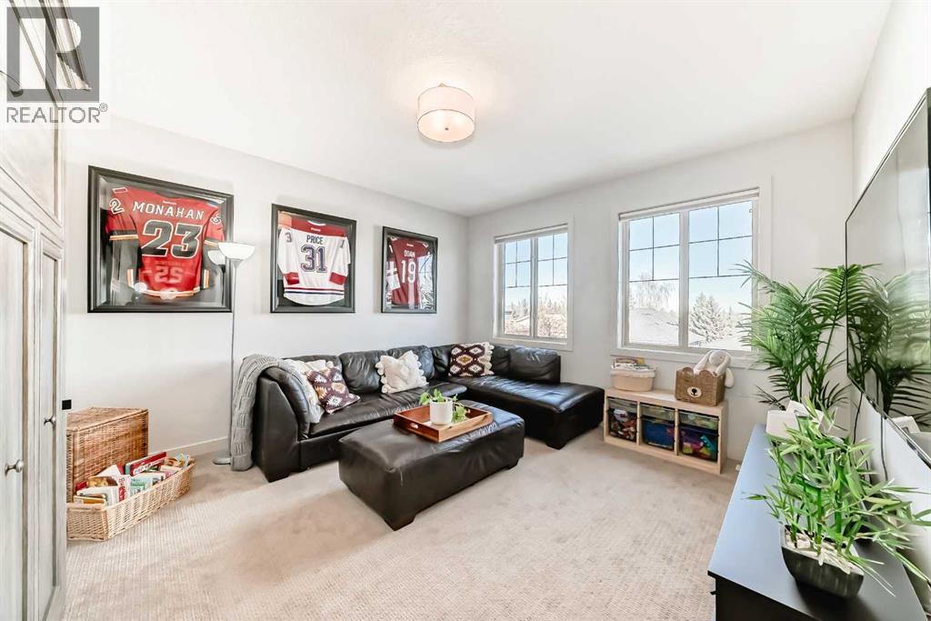 743 Shawnee Drive SW, Calgary, Alberta  T2Y 1V6 - Photo 36 - A2353885