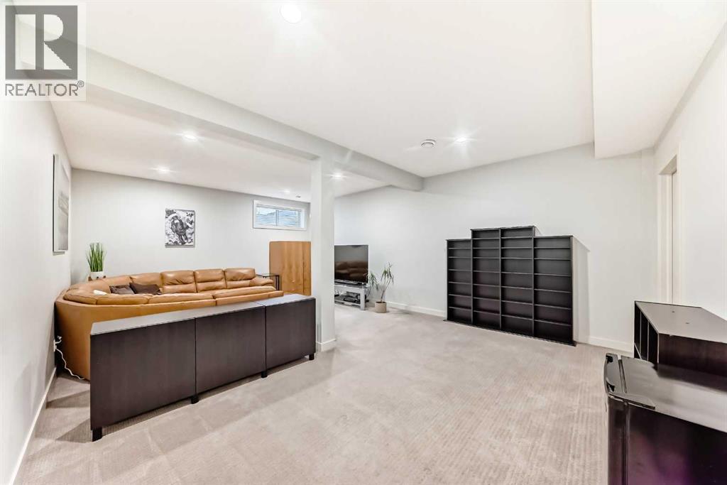 743 Shawnee Drive SW, Calgary, Alberta  T2Y 1V6 - Photo 39 - A2353885