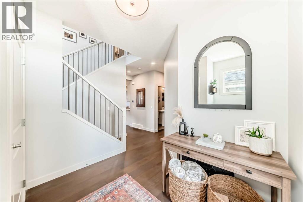 743 Shawnee Drive SW, Calgary, Alberta  T2Y 1V6 - Photo 5 - A2353885