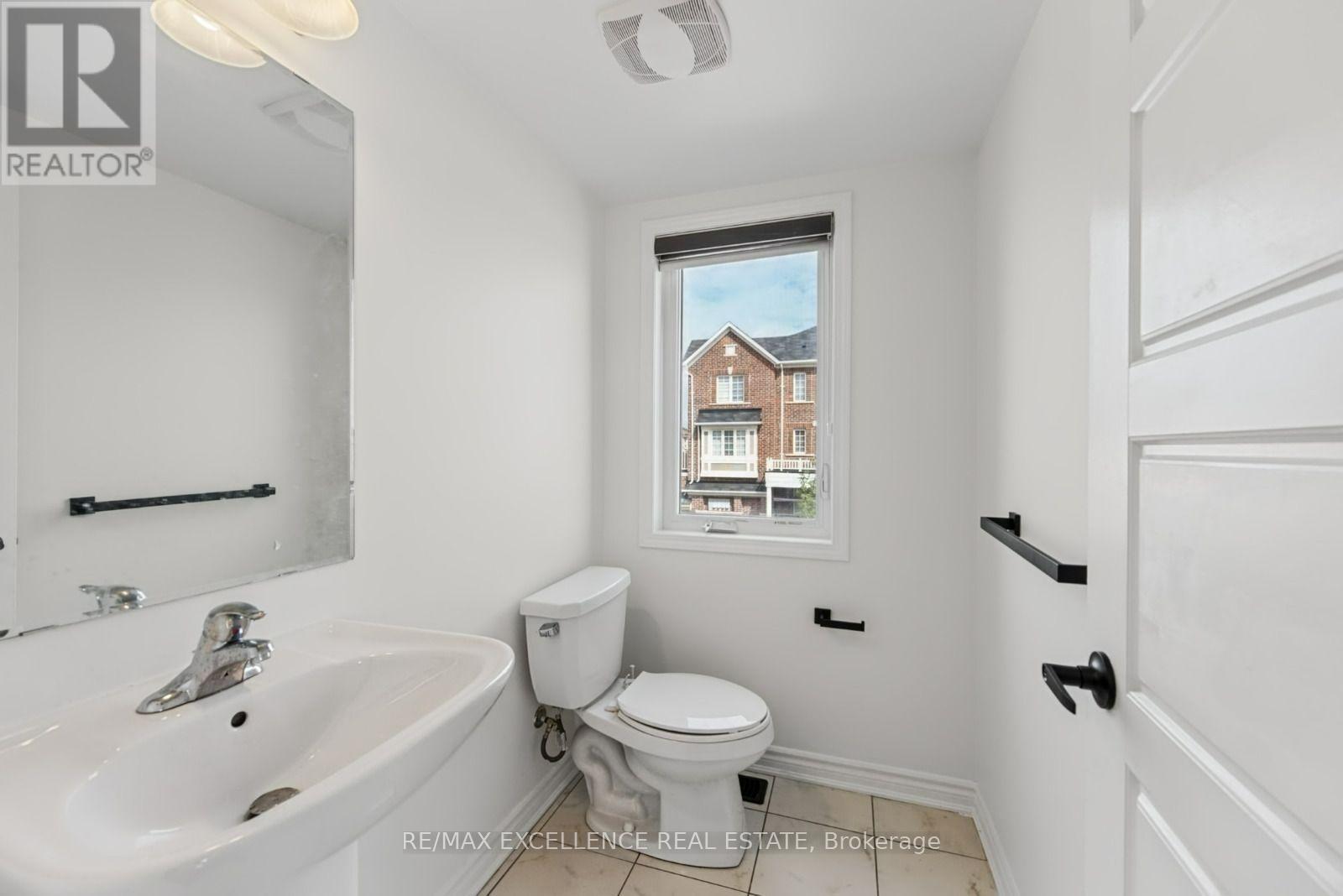 470 Remembrance Road, Brampton (Northwest Brampton), Ontario  L7A 5E1 - Photo 11 - W14107658