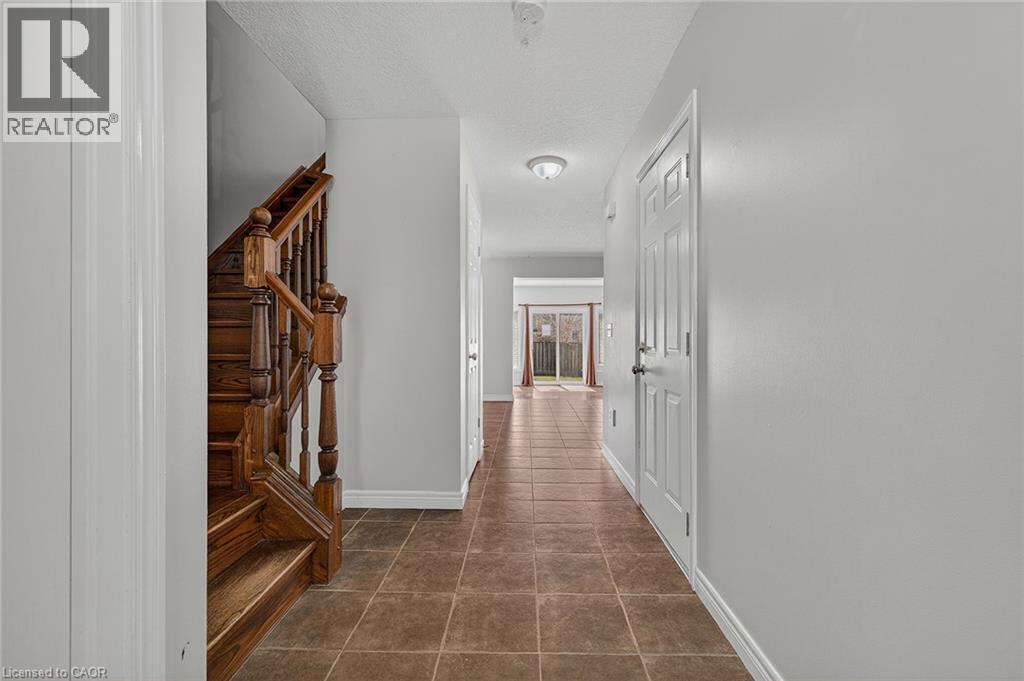 19 Sinclair Street, Guelph, Ontario N1L 1S1 - Photo 3 - 40824882