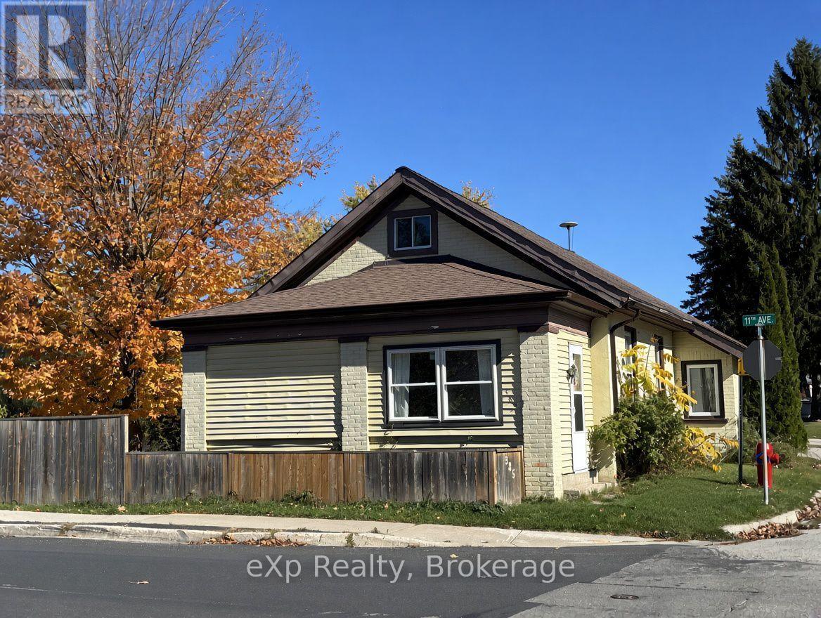 385 11TH AVENUE, Hanover, Ontario