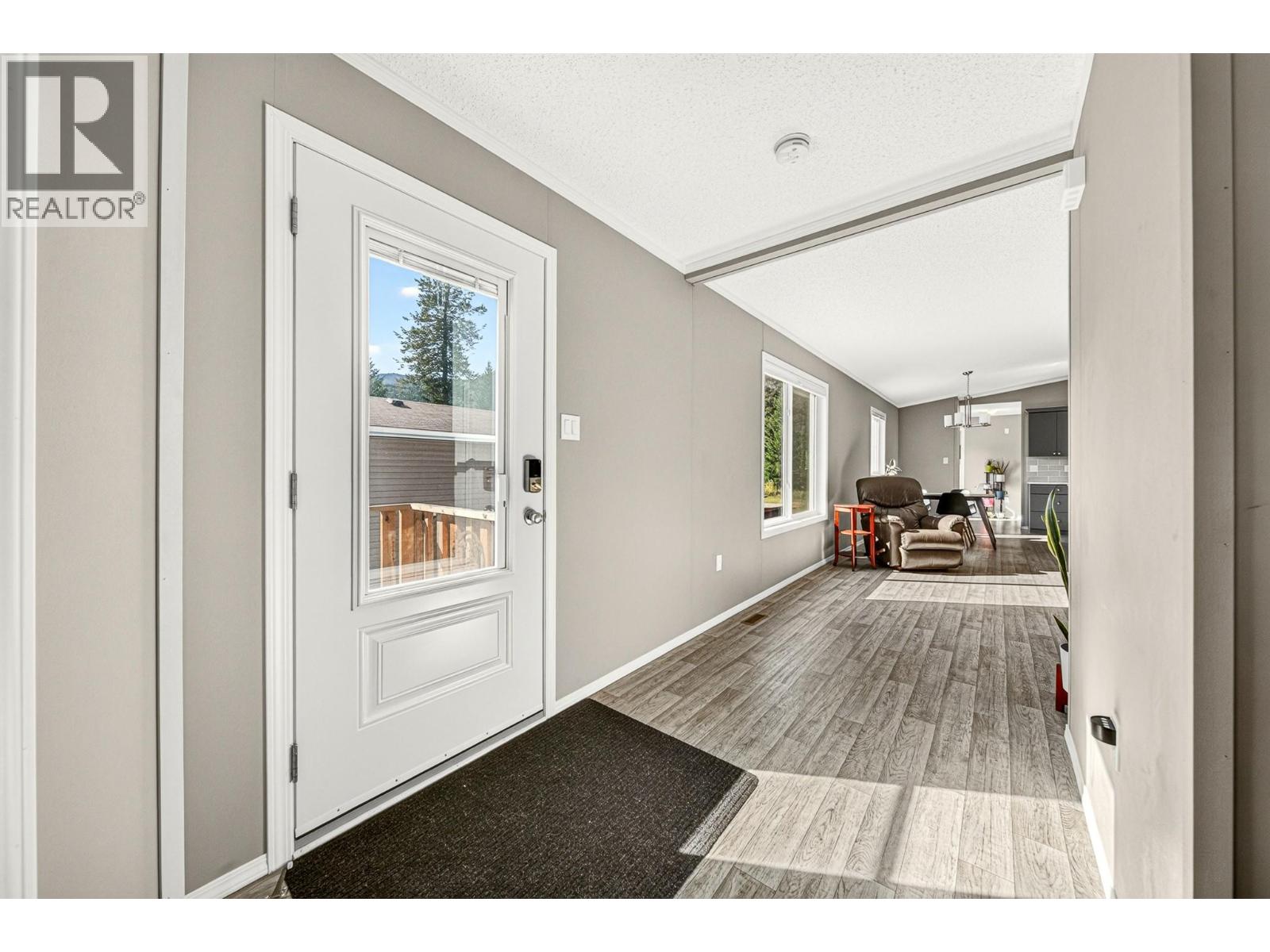 14 Delta Crescent, Elkford, British Columbia  V0B 1H0 - Photo 2 - 10404130