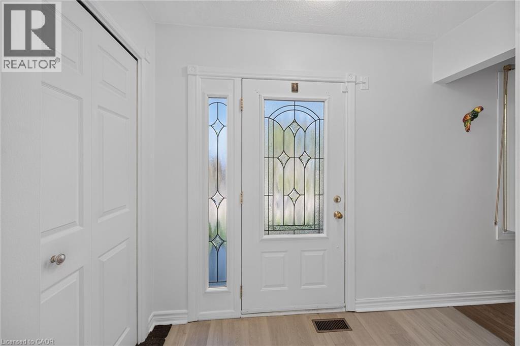 411 Queen Victoria Drive, Hamilton, Ontario  L8W 1G7 - Photo 13 - 40873329