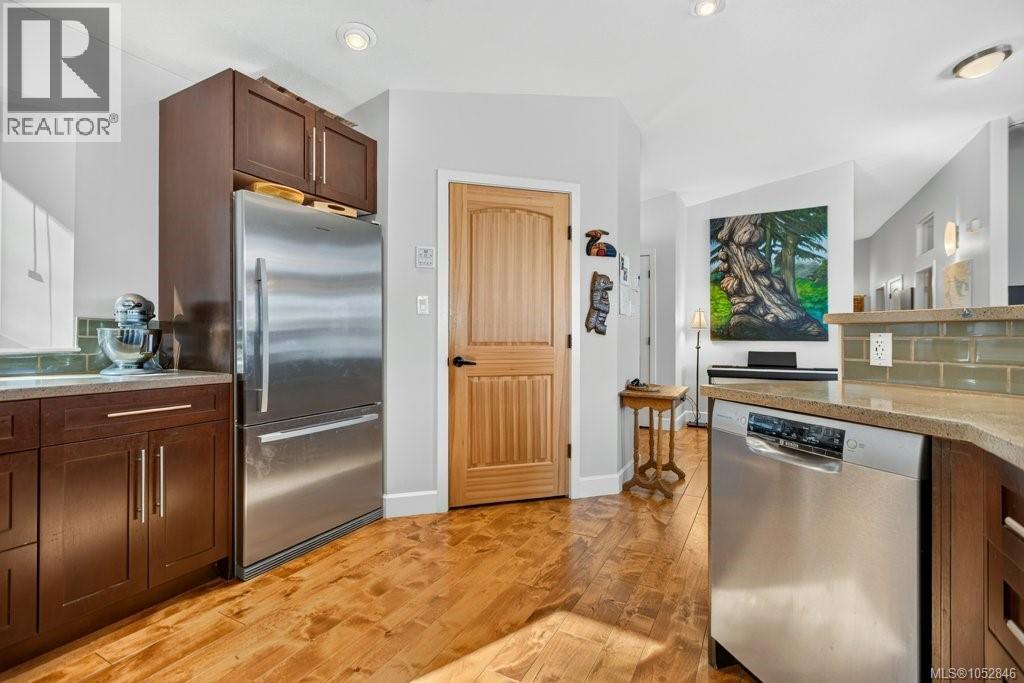 7844 Ships Point Rd