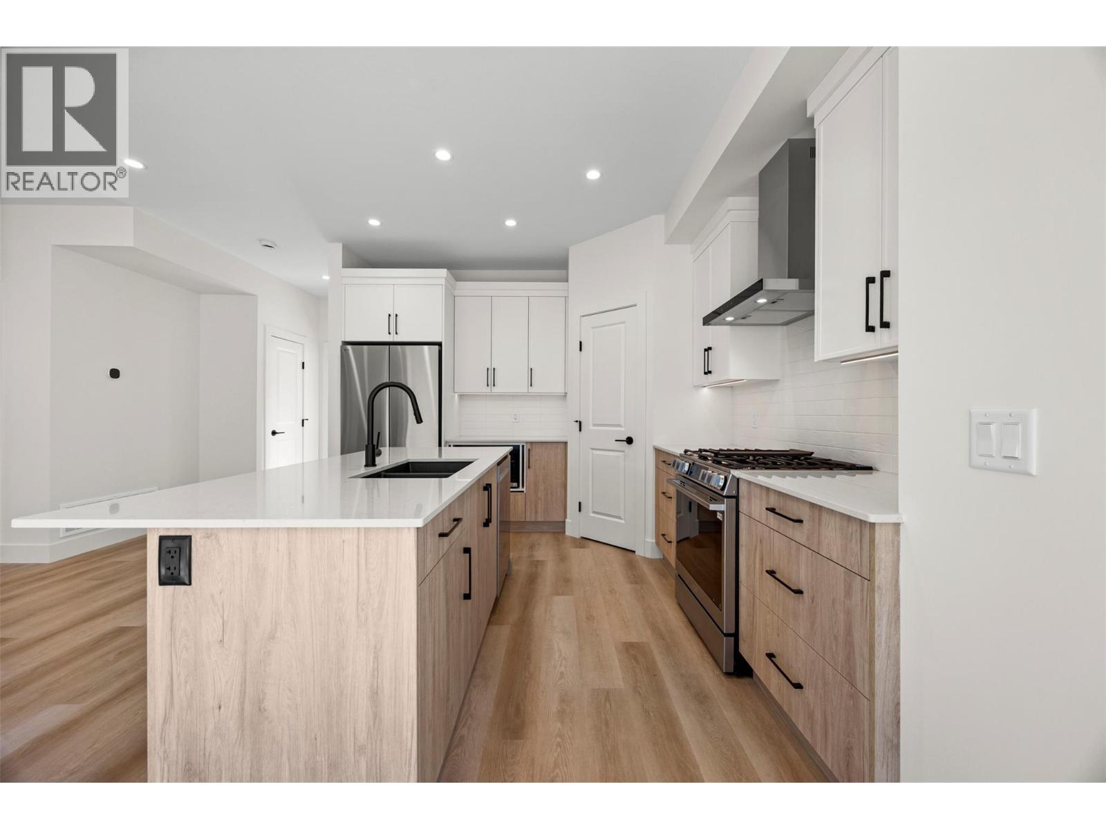 773 Kinnear Avenue Unit# 5, Kelowna, British Columbia  V1Y 5B2 - Photo 8 - 10404021