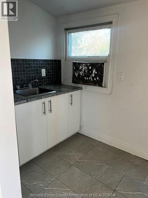 1108 Felix, Windsor, Ontario  N9C 3L7 - Photo 6 - 26026036
