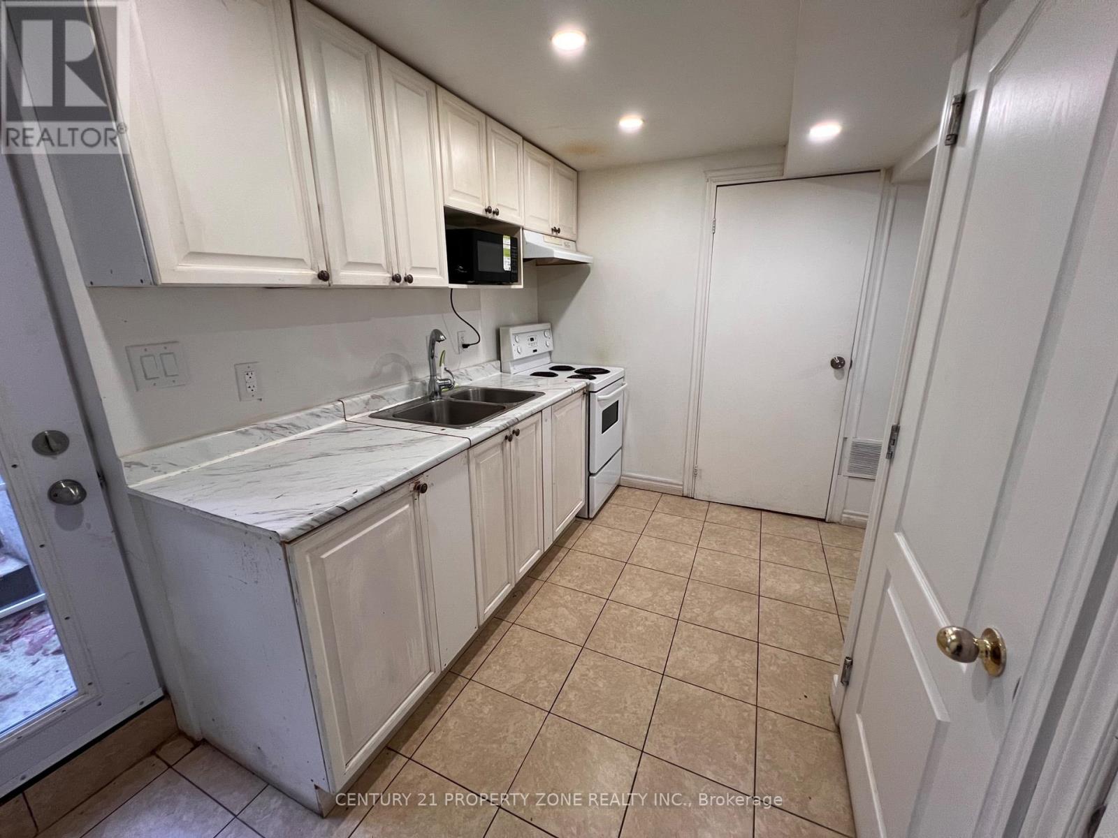 BASEMENT  - 6 ROEHAMPTON CRESCENT W, Brampton, Ontario