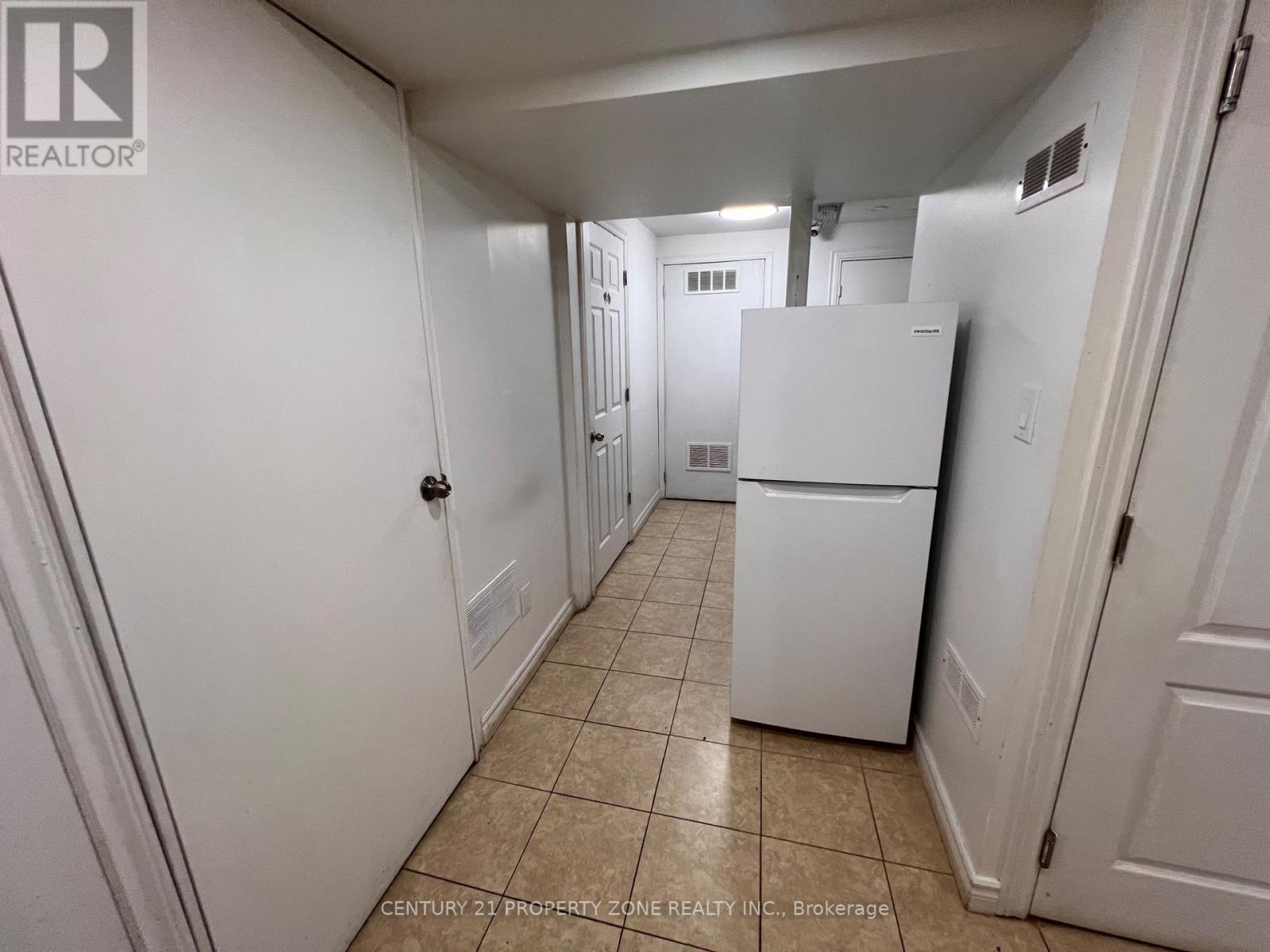 Apartment - 6 Roehampton Crescent W, Brampton, Ontario  L6Y 2R4 - Photo 2 - W13884922