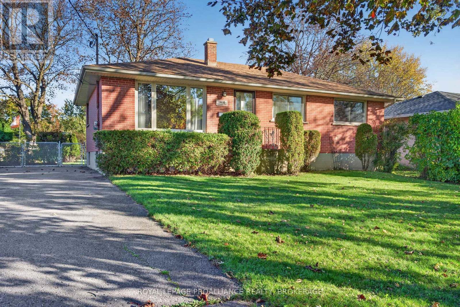 1416 WOODFIELD CRESCENT, Kingston, Ontario