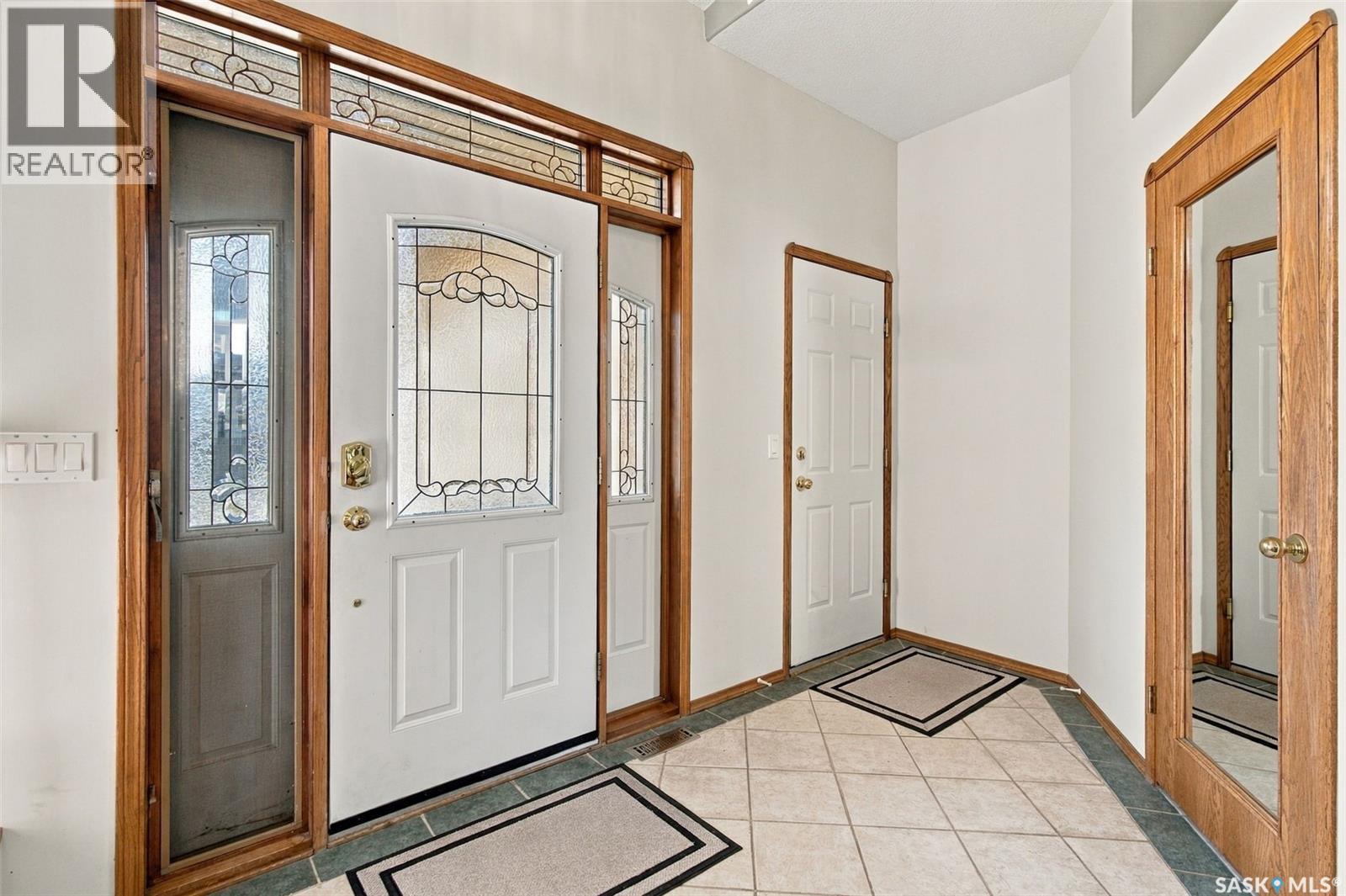 8310 Sherwood Drive, Regina, Saskatchewan  S4Y 1J5 - Photo 3 - SK051730