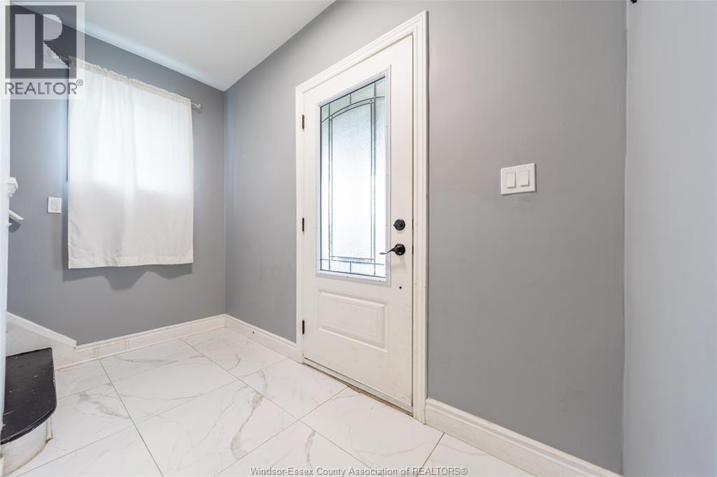 394 Crawford Avenue, Windsor, Ontario  N9A 5C4 - Photo 4 - 26025415