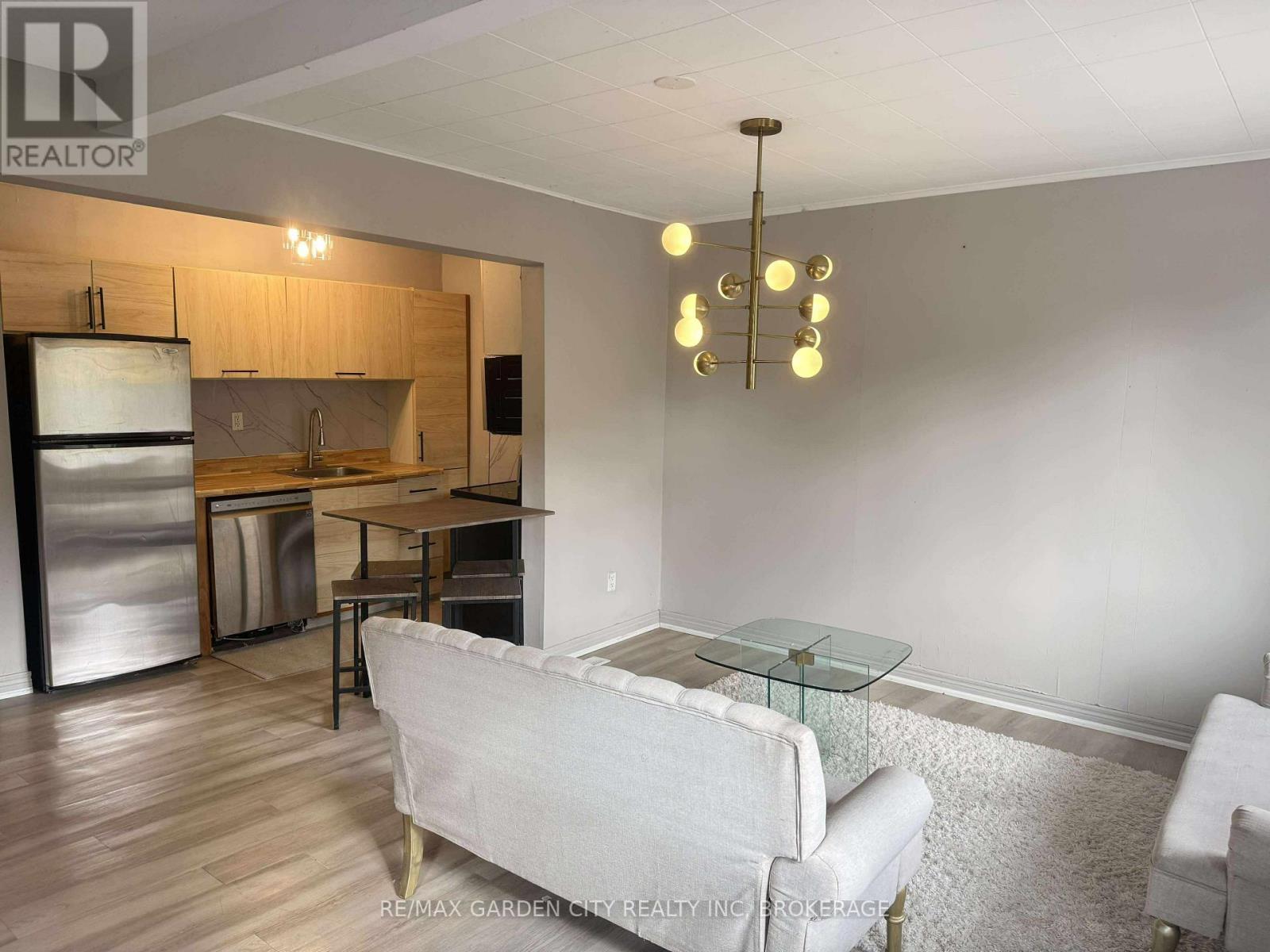 130 St. Paul Crescent, St. Catharines, Ontario  L2S 1M9 - Photo 3 - X14107694