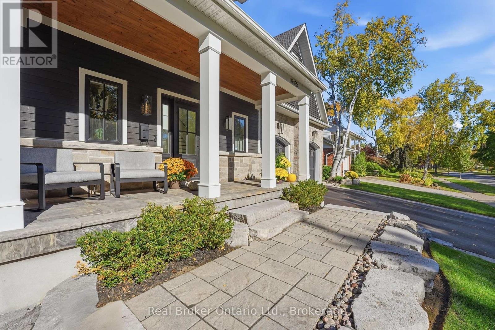 175 North Shore Boulevard W, Burlington, Ontario  L7T 1A2 - Photo 3 - W14107892
