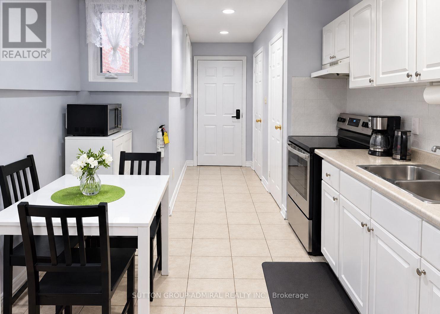 Lower - 6 Blairville Road, Toronto, Ontario  M3H 5Y5 - Photo 4 - C14107732