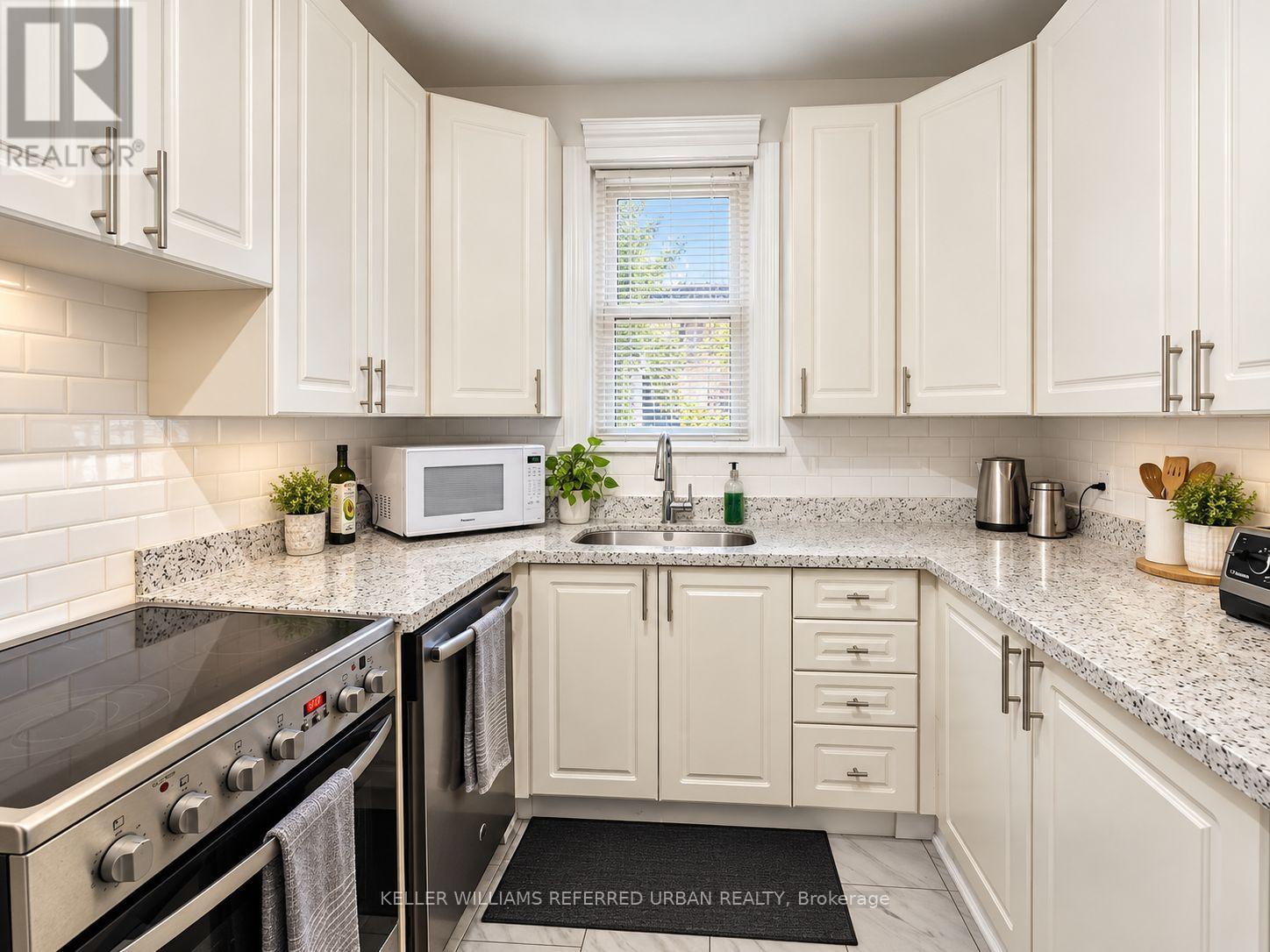 Upper - 1227 Avenue Road, Toronto (Lawrence Park South), Ontario  M5N 2G5 - Photo 6 - C14107756