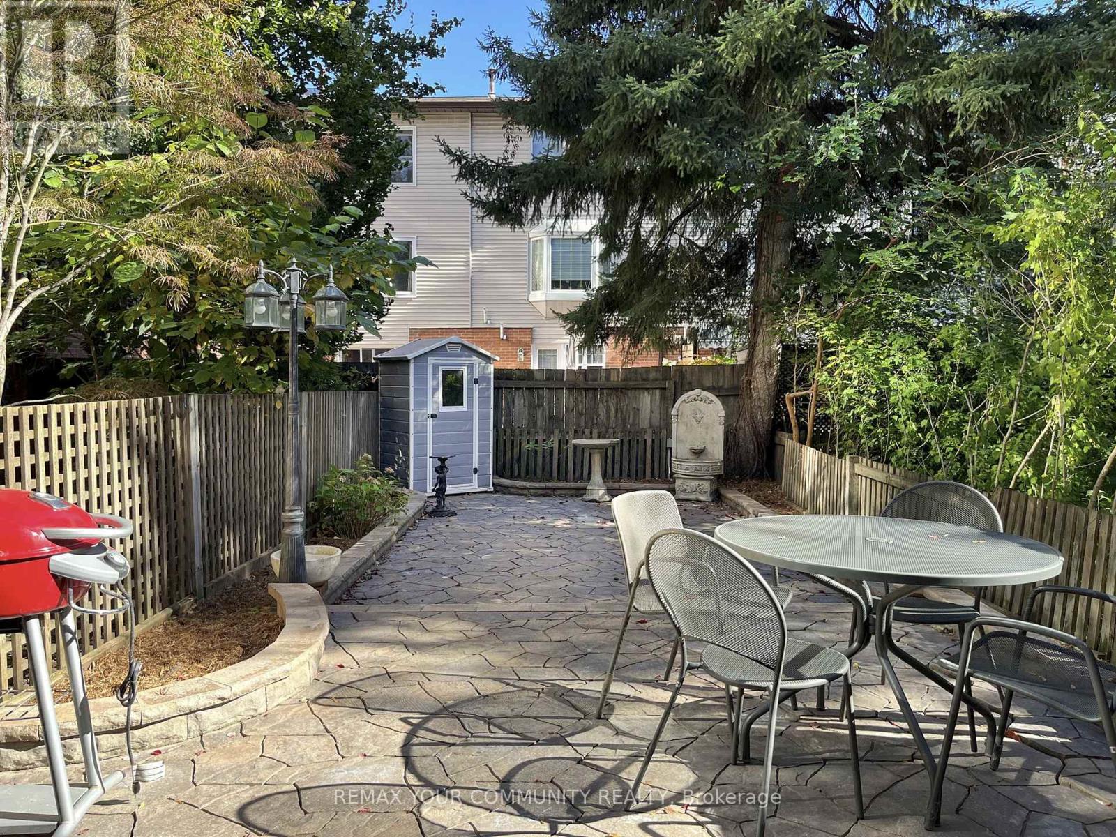 17 Portneuf Court, Toronto (Waterfront Communities), Ontario  M5A 4E4 - Photo 36 - C14107844