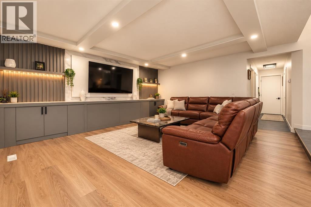 133 Woodbrook Road SW, Calgary, Alberta  T2W 6C6 - Photo 6 - A2354126