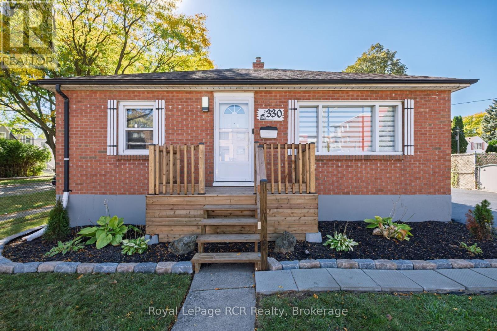 330 MELVIN AVENUE, Hamilton, Ontario