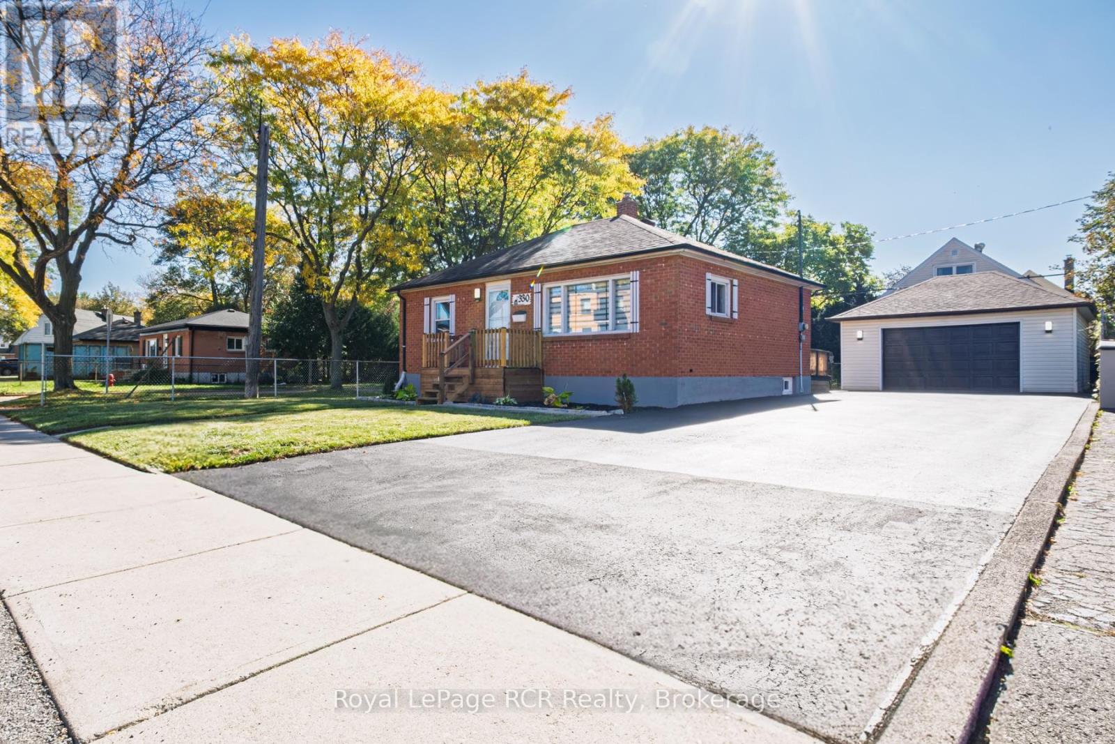 330 Melvin Avenue, Hamilton, Ontario  L8H 2L1 - Photo 2 - X14107762