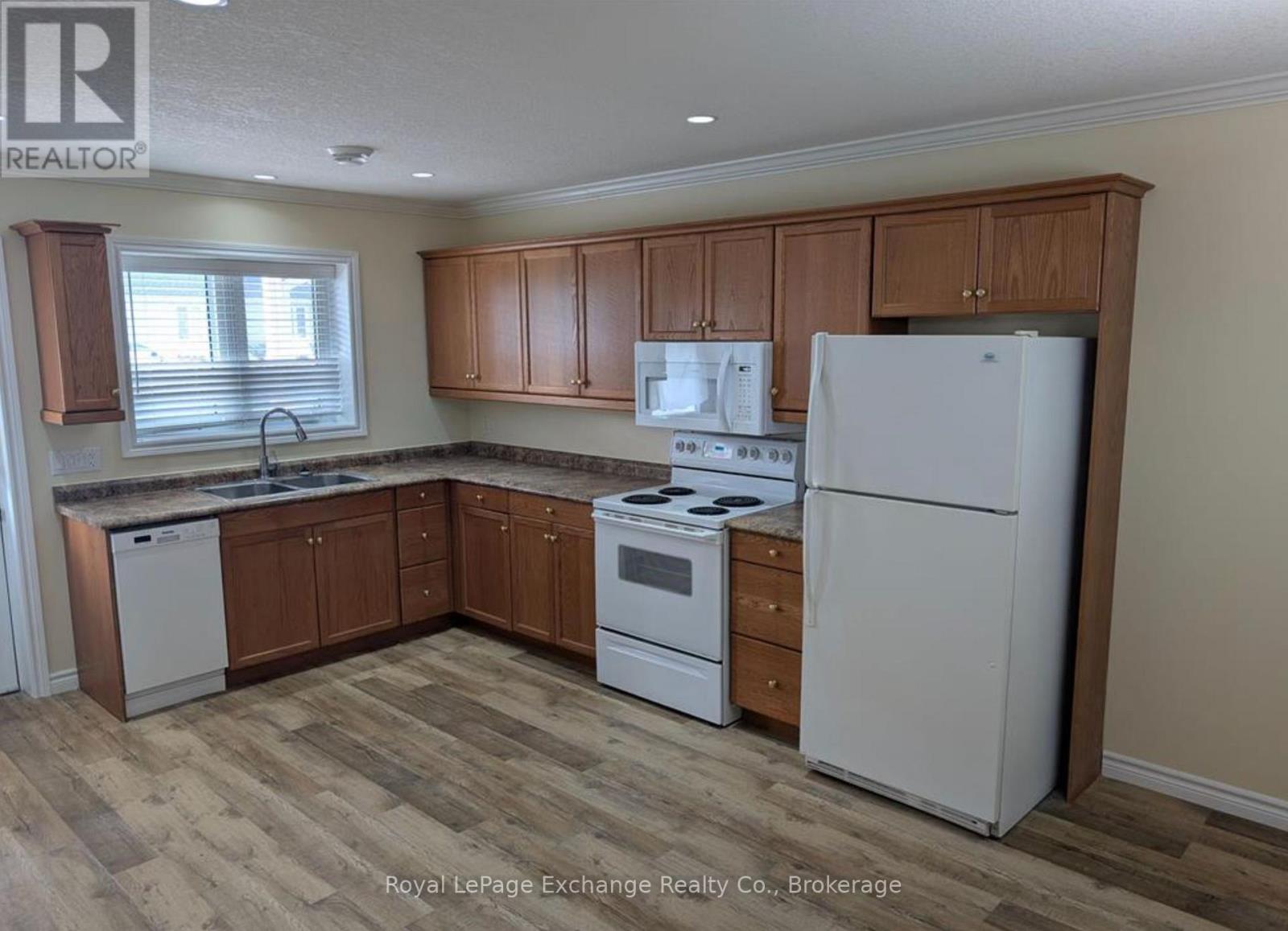 28a Park Street, Huron-Kinloss, Ontario  N0G 2R0 - Photo 3 - X14107872