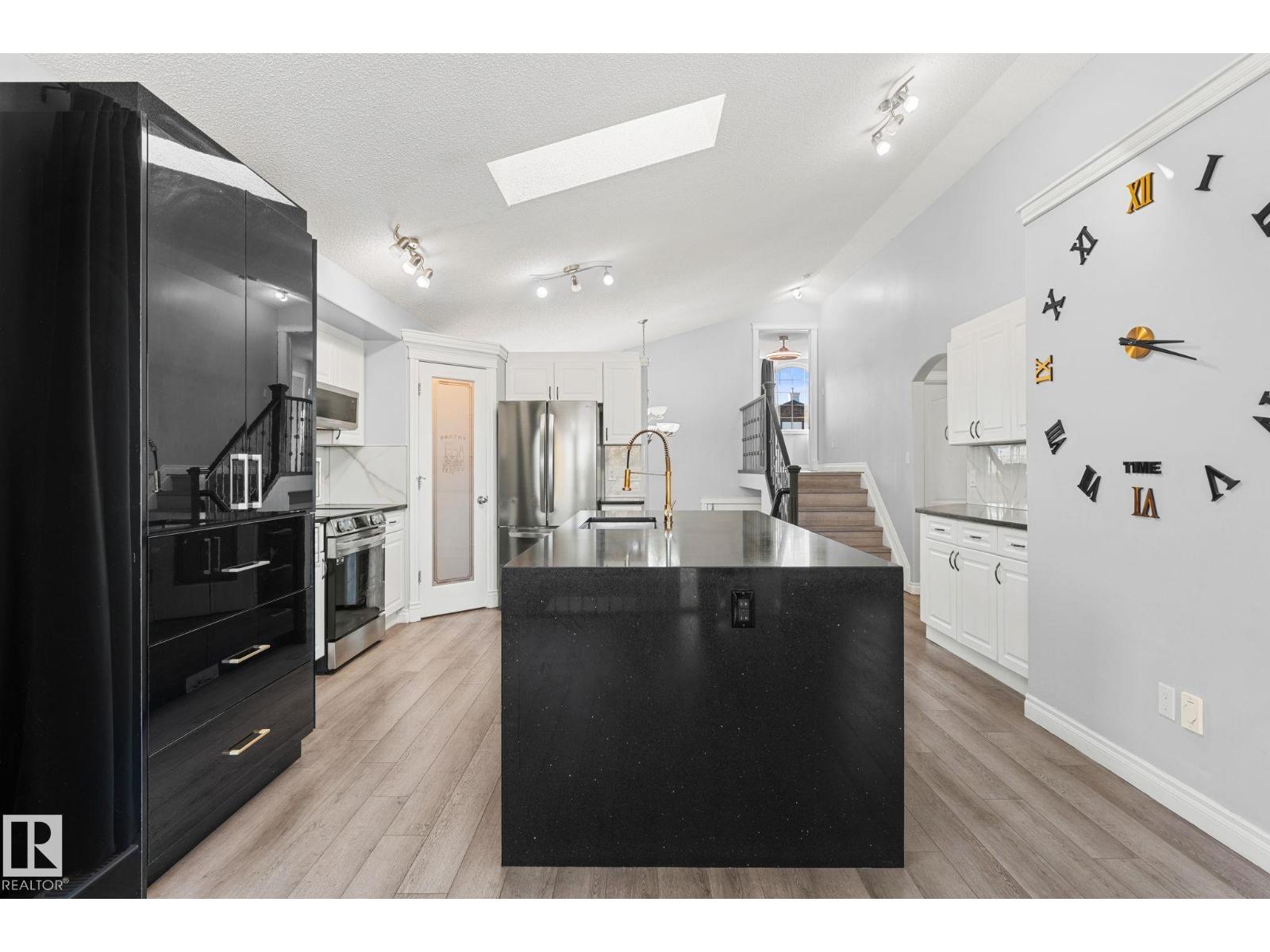15407 47 ST NW NW