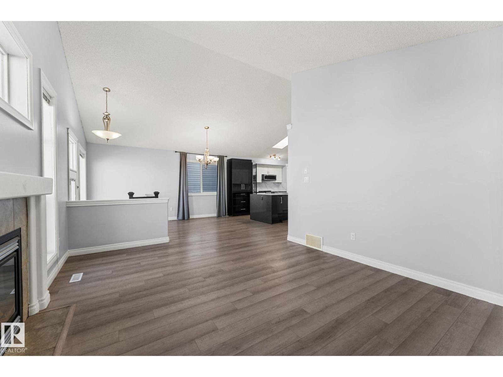 15407 47 ST NW NW
