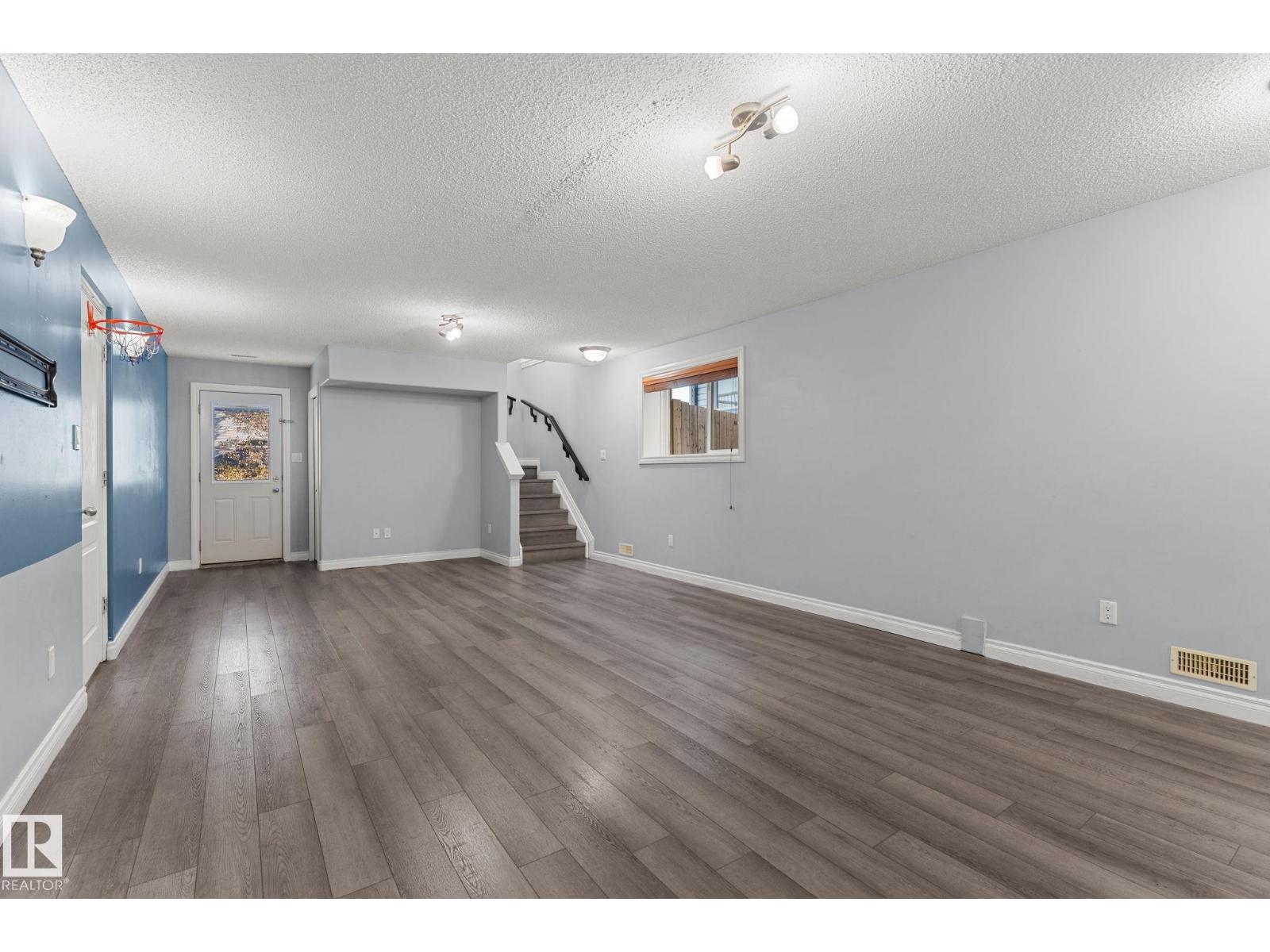 15407 47 ST NW NW
