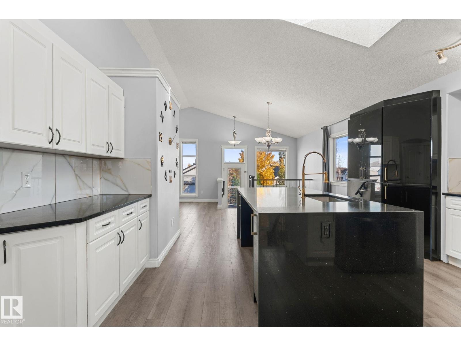 15407 47 ST NW NW