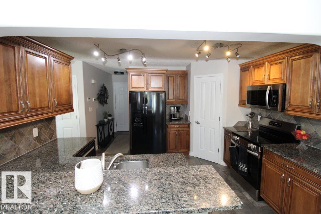 13 DARTMOUTH CR