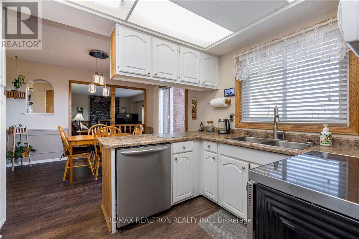39 Grandview Crescent, Oro-Medonte, Ontario  L0L 2E0 - Photo 12 - S14107794