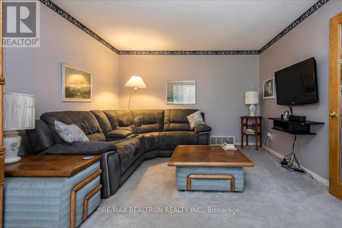 39 Grandview Crescent, Oro-Medonte, Ontario  L0L 2E0 - Photo 5 - S14107794